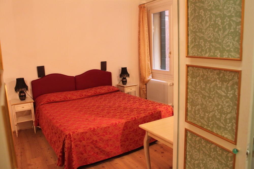 Sant'angelo - Fenice In Apartamento Venecia